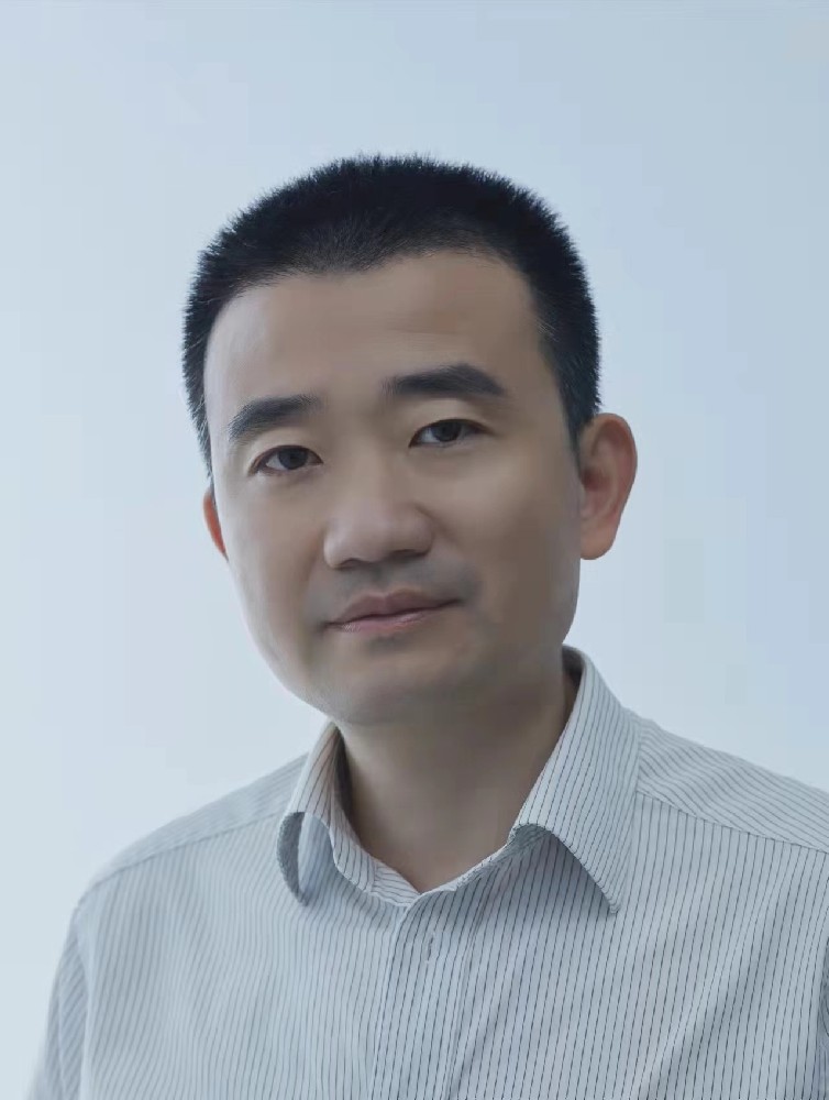 恭贺严成刚老师入库华熠智库
