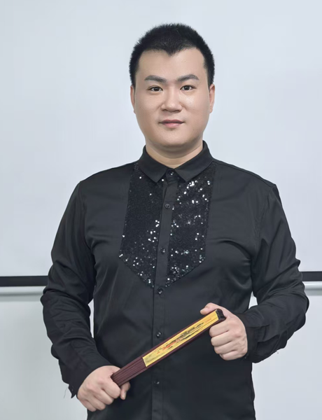 华熠智库专家照片模板.png